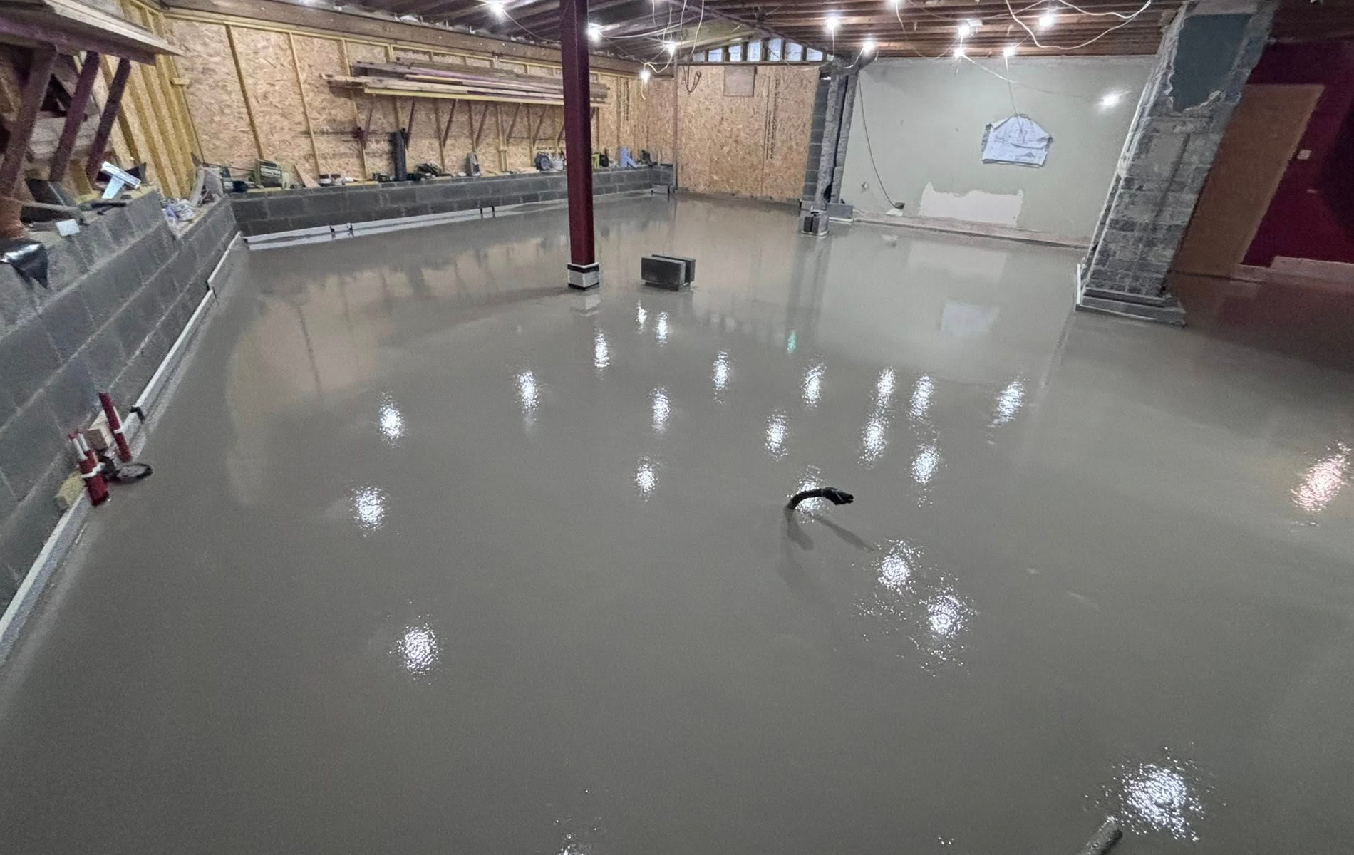 Commercial Liquid Screeding